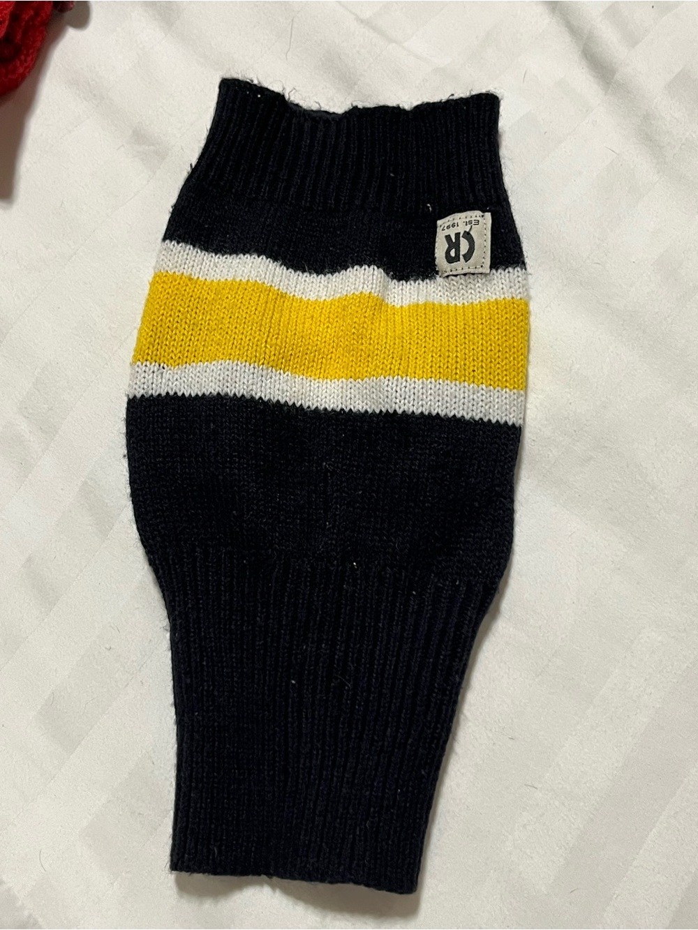Striped Dog Knit Sleeve - navy blue & Yellow